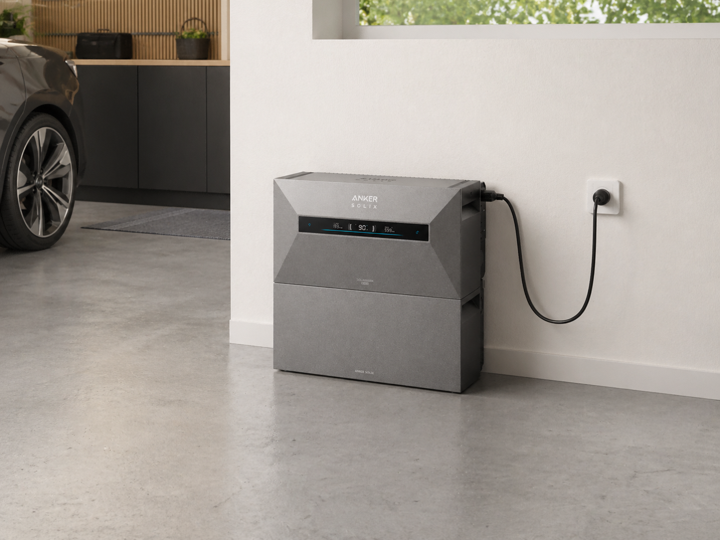 Which home battery provides the most savings per month with a dynamic contract?